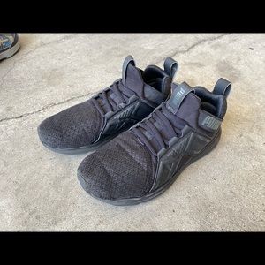 Boy Puma running shoes 2.5